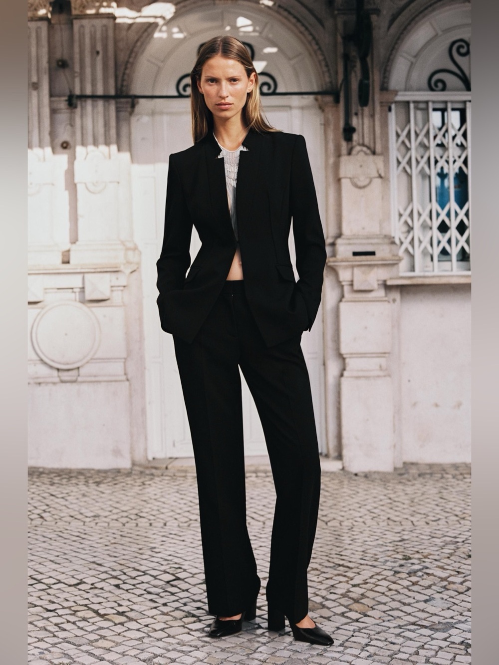 ZARA ~ Inverted Lapel Blazer - Picture 2 of 10